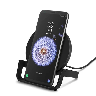 Belkin Boost Charge 10W vezeték nélküli töltőállvány  (AC Adapter nélkül) fekete