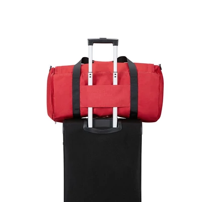 Kép 8/9 - American Tourister Upbeat Duffle Bag Red