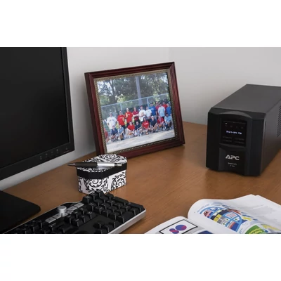 Kép 4/4 - APC SMT750IC Smart-UPS Line Interactive LCD 750VA UPS