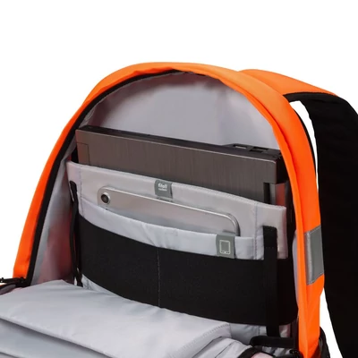 Kép 5/10 - Dicota Backpack Hi-Vis 25 litres Orange