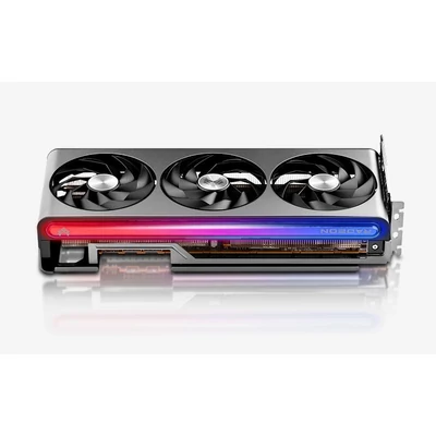 Kép 4/5 - Sapphire Radeon RX7900 GRE 16GB DDR6 Nitro+ Gaming OC