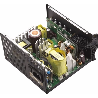 Kép 5/6 - Seasonic 650W 80+Gold Focus Gold