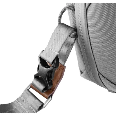 Kép 12/17 - Vanguard TP28 Veo City Crossbody Camera Bag Grey