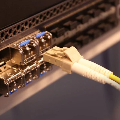 Kép 3/3 - ACT LSZH Multimode 50/125 OM3 fiber cable duplex with LC and ST connectors 1,5m Blue