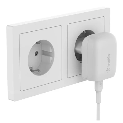 Kép 5/5 - Belkin BoostCharge 20W USB-C Adapter with USB-C - Lightning Cable White