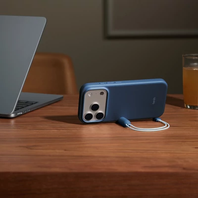 Kép 2/4 - Beats iPhone 17 Pro Kickstand Case with MagSafe and Camera Control - Bedrock Blue