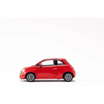 Kép 7/9 - Kinsmart 2007 Fiat 500 fém autó nyitható ajtókkal 1:28 (többféle)