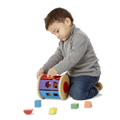 Kép 3/3 - Melissa & Doug Fa készségfejlesztő játék, Gurulós formarendező