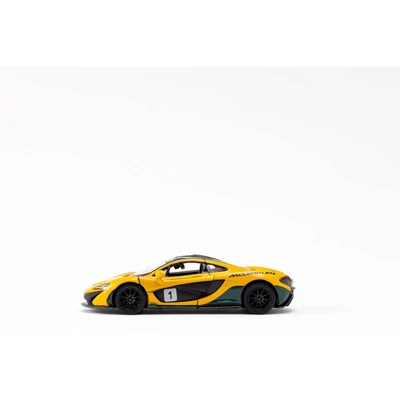 Kép 18/21 - Kinsmart McLaren P1 Exclusive Edition fém autó nyitható ajtókkal 1:36 (többféle)
