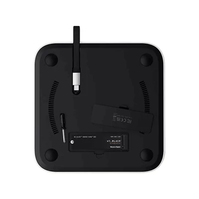 Kép 4/7 - Satechi Stand & Hub For Mac Mini / Studio (1x USB-C 3.2, 1xUSB-A 3.2, 2x USB-A 3.0, 3.5mm Audio,1x Micro/SD, 1x NVMe/M.2 SATA SSD Enclosure Drive not included) - Silver