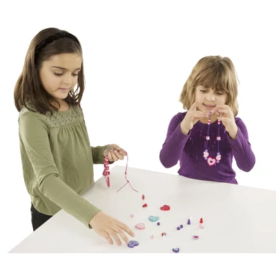 Kép 2/3 - Melissa & Doug Kreatív játék, Fa gyöngy szett, szívecskék
