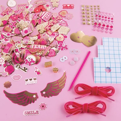 Kép 3/3 - Make It Real Juicy Couture Sticker Chic cipődíszítés