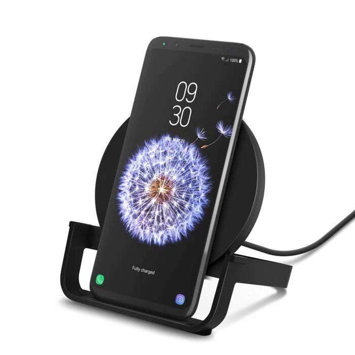 Belkin Boost Charge 10W vezeték nélküli töltőállvány (AC Adapter nélkül) fekete
