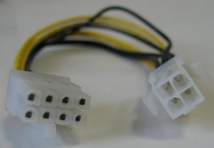 Kolink 4 > 8 tűs tápkábel adapter (P4 alaplapi)